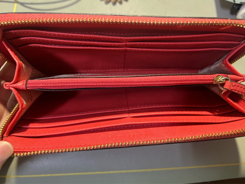 Michael Kors 圓牌Logo 防刮紋 手拿式拉鍊中長夾-3