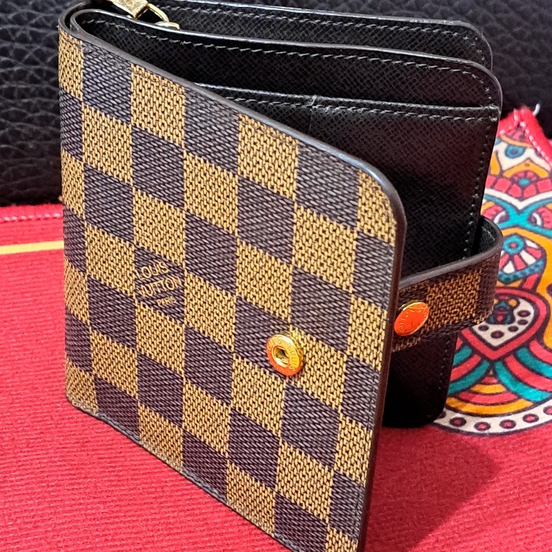 近新極美/日本進口/LV双折層中夾+拉鏈零錢袋-2