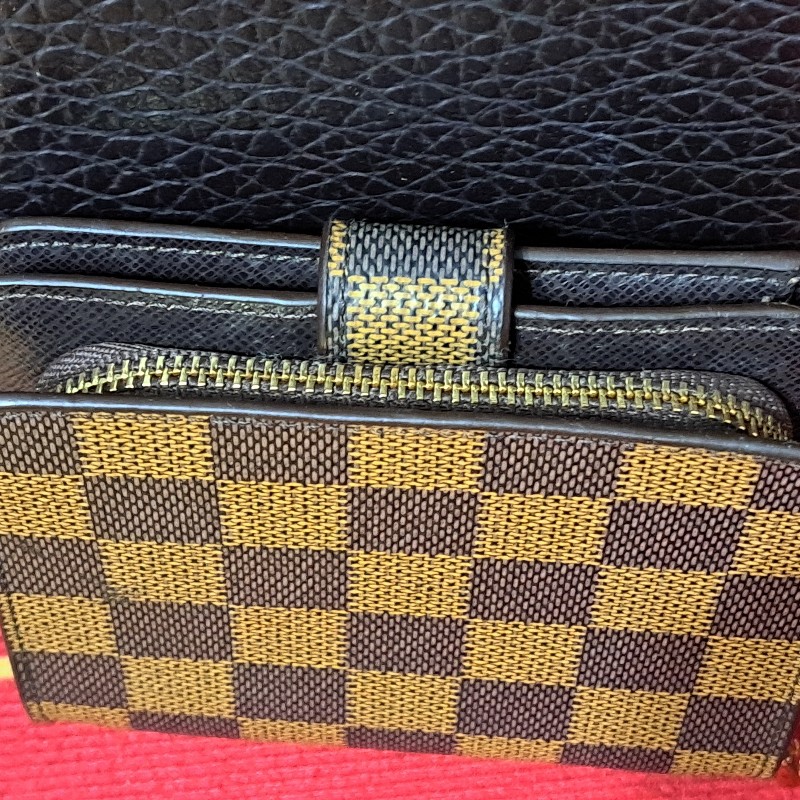 近新極美/日本進口/LV双折層中夾+拉鏈零錢袋-5