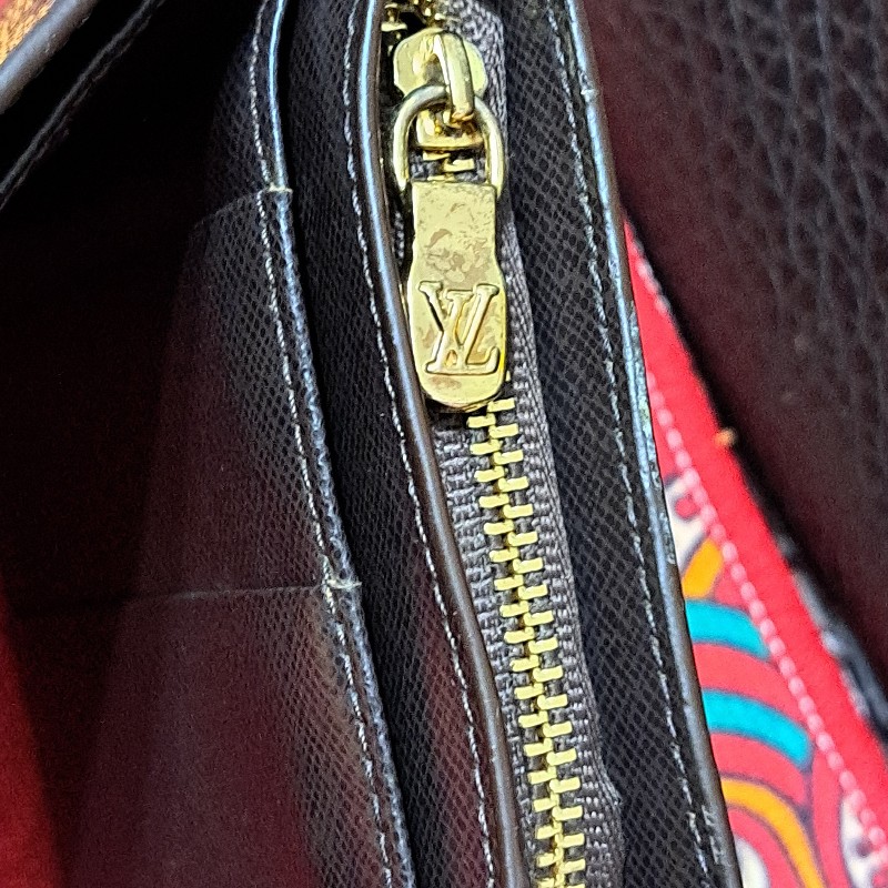 近新極美/日本進口/LV双折層中夾+拉鏈零錢袋-24