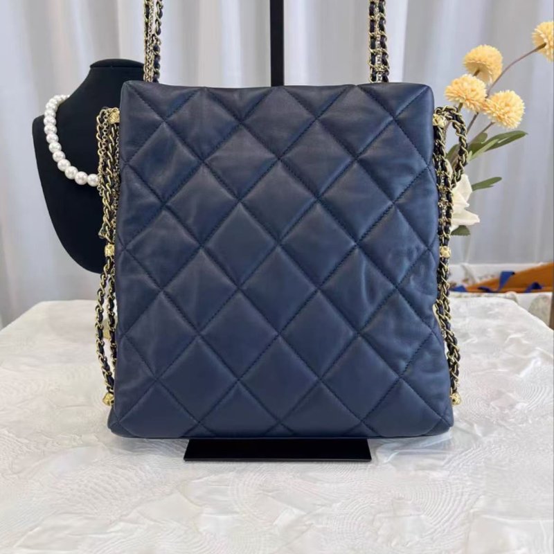 Chanel hobo handbag 21B 珍珠雙C扣羊皮肩背包 芯片款 24.5*23*4.5 99新配件塵袋-6
