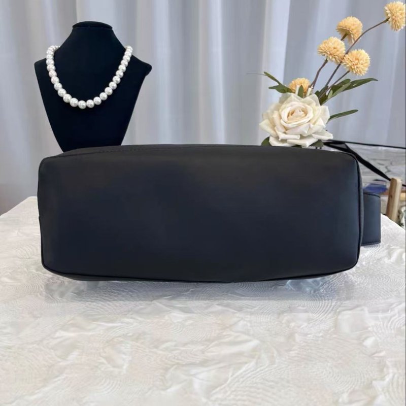LOEWE Puzzle Hobo 黑色牛皮腋下包 29*13*13 99新 配件塵袋-4