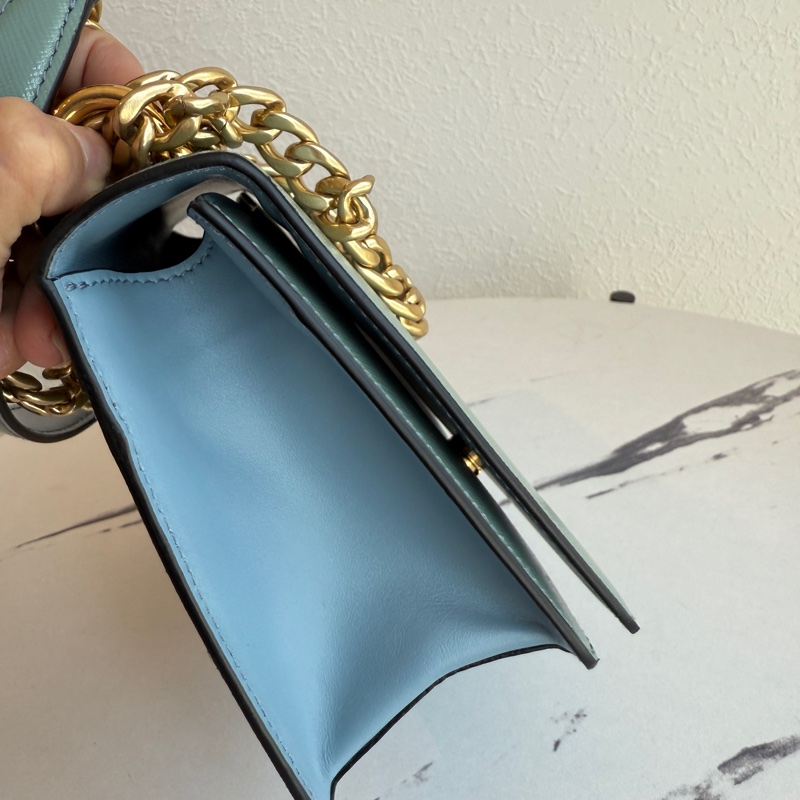 Prada 防刮藍色鏈包-6