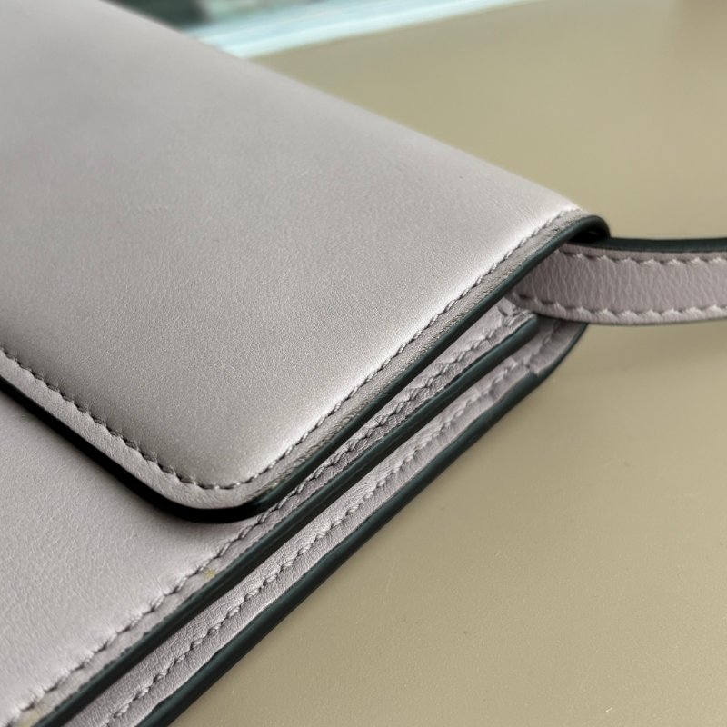 ::GUCCI:: 369664 淡粉紫色 雙G金屬釦式WOC 斜背包側背包 手拿包 晚宴包 功能包-13