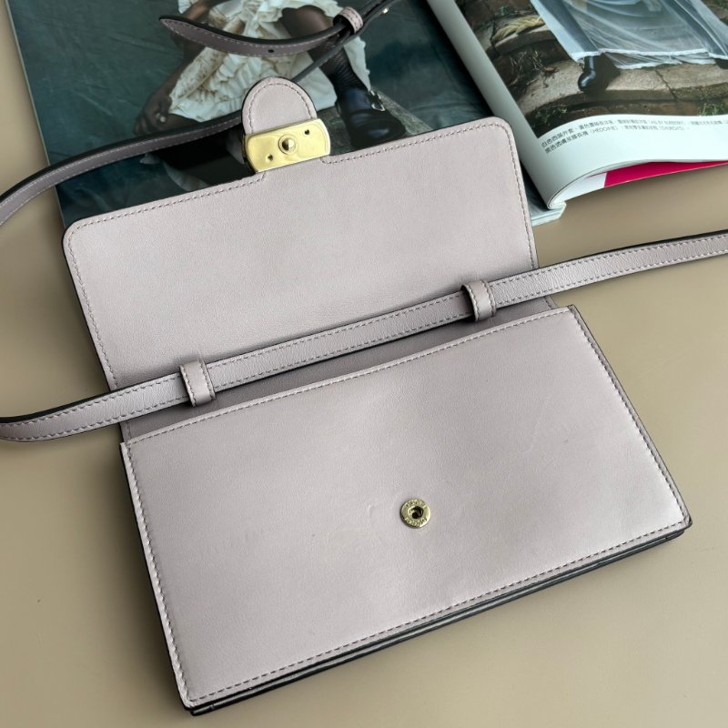 ::GUCCI:: 369664 淡粉紫色 雙G金屬釦式WOC 斜背包側背包 手拿包 晚宴包 功能包-15