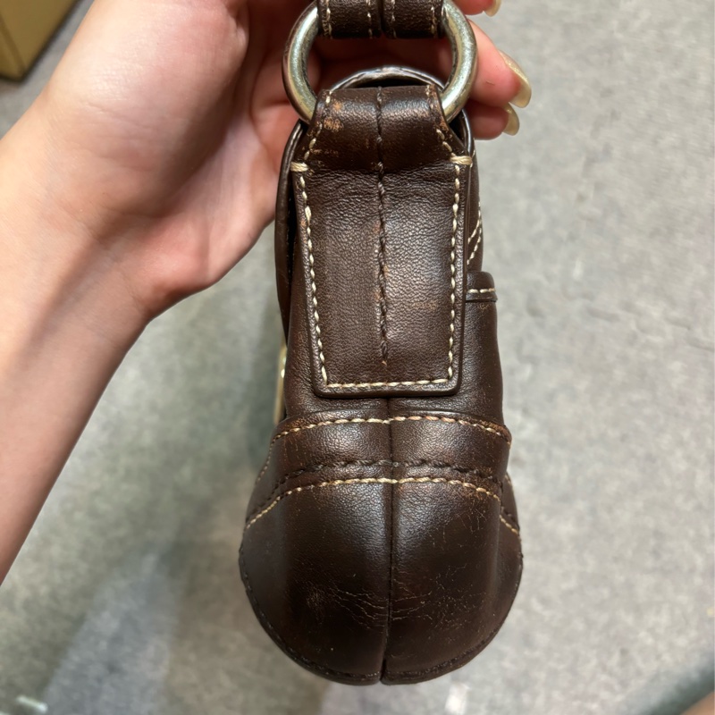 🏷️ Coach hobo 牛皮-17