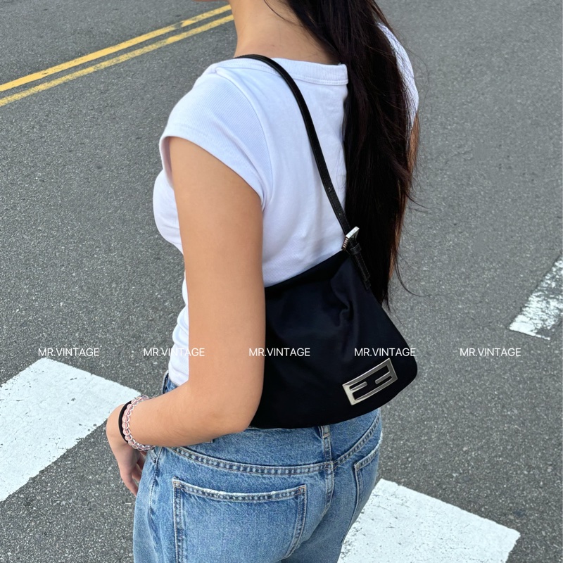 🏷️ Fendi hobo-0