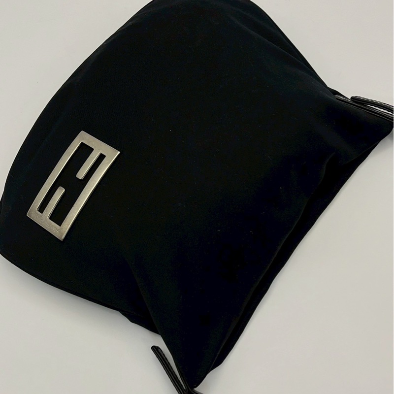 🏷️ Fendi hobo-6