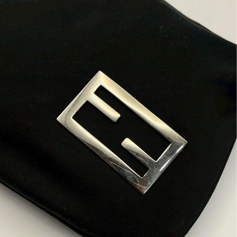 🏷️ Fendi hobo-7