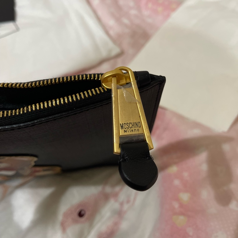 全新 Moschino 魔術熊 黑色手拿包 原廠防塵套 吊牌 說明卡-12