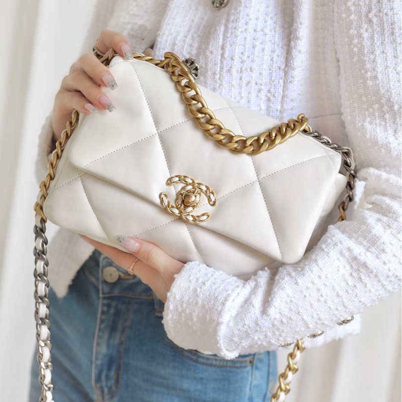 Chanel • 經典白金羊皮 19 Bag 小號-0