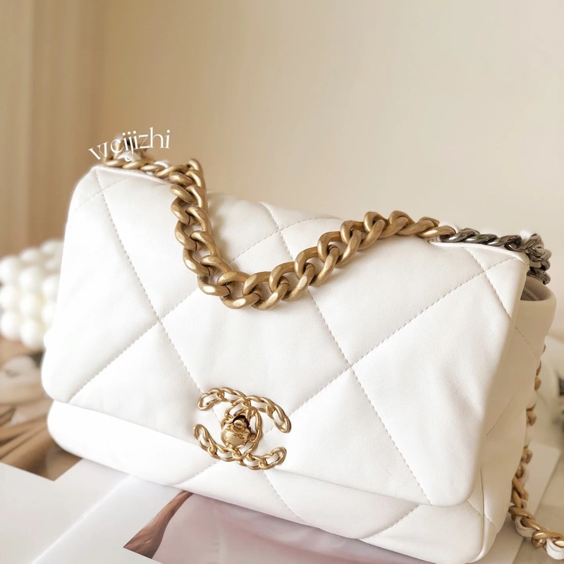 Chanel • 經典白金羊皮 19 Bag 小號-1