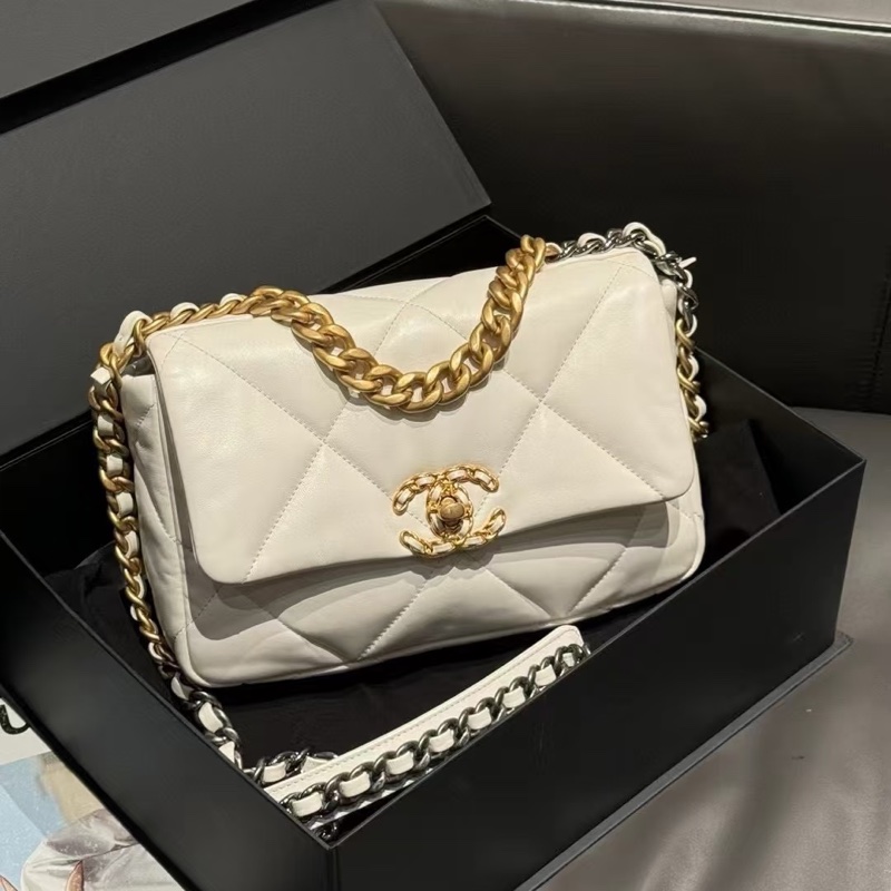 Chanel • 經典白金羊皮 19 Bag 小號-2
