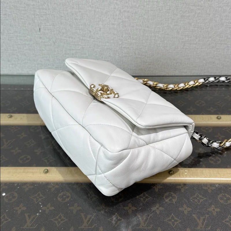 Chanel • 經典白金羊皮 19 Bag 小號-9