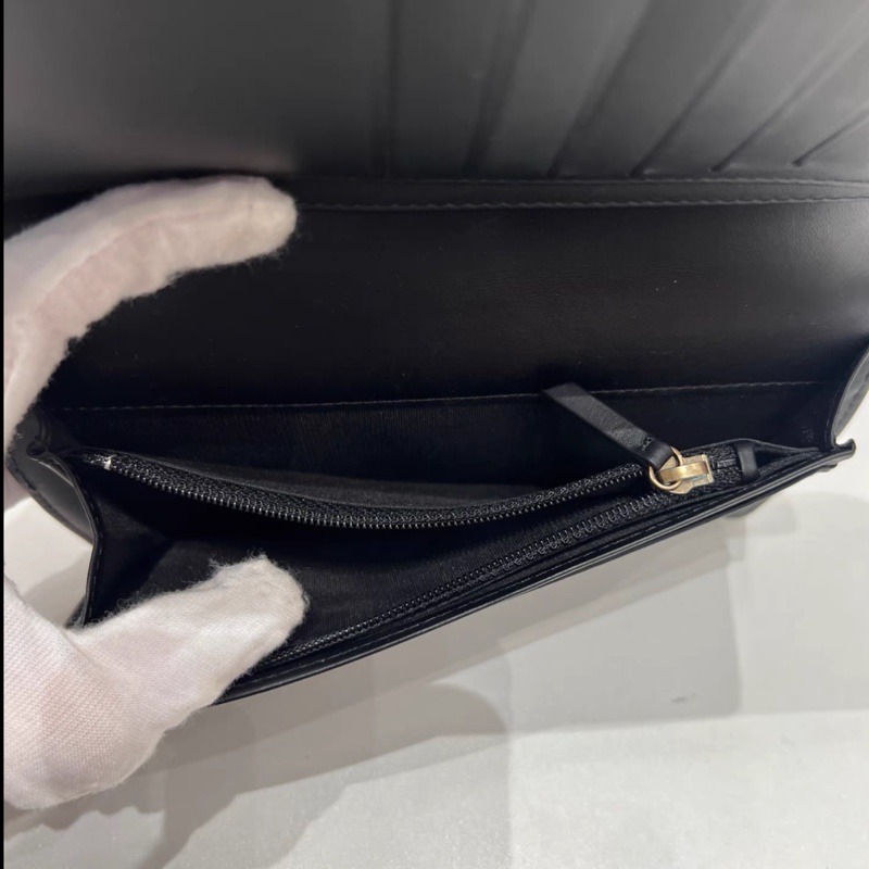 Chanel香奈兒Leboy黑金荔枝皮錢包-1