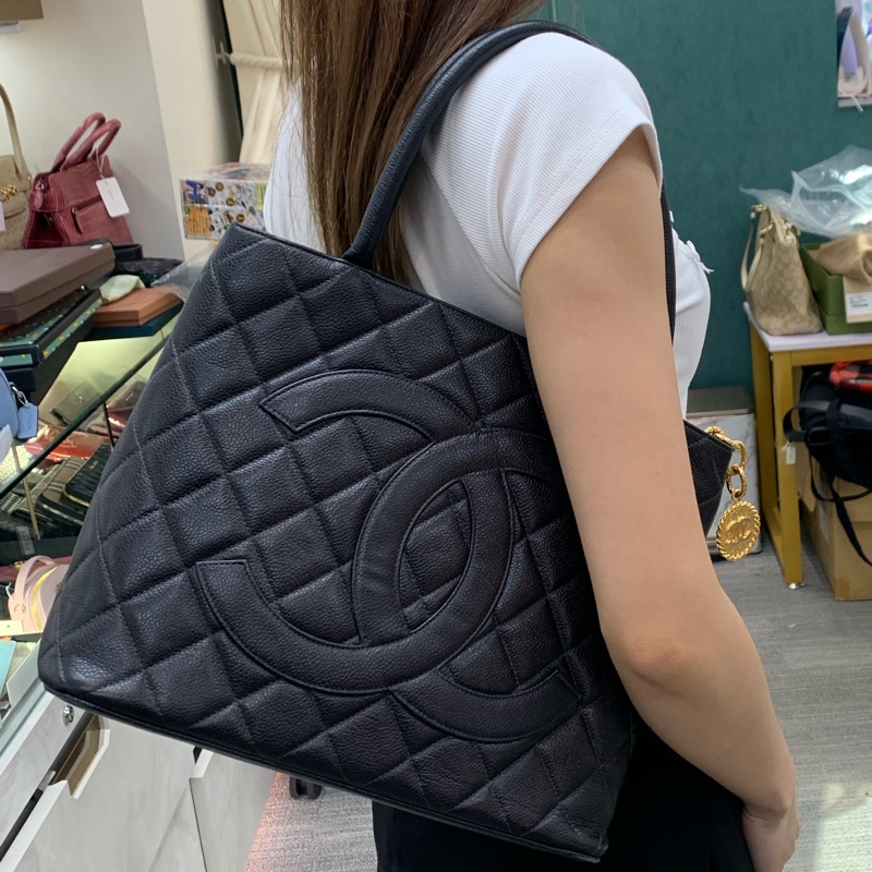 CHANEL 希爾頓魚子醬中古黑金XB221-4