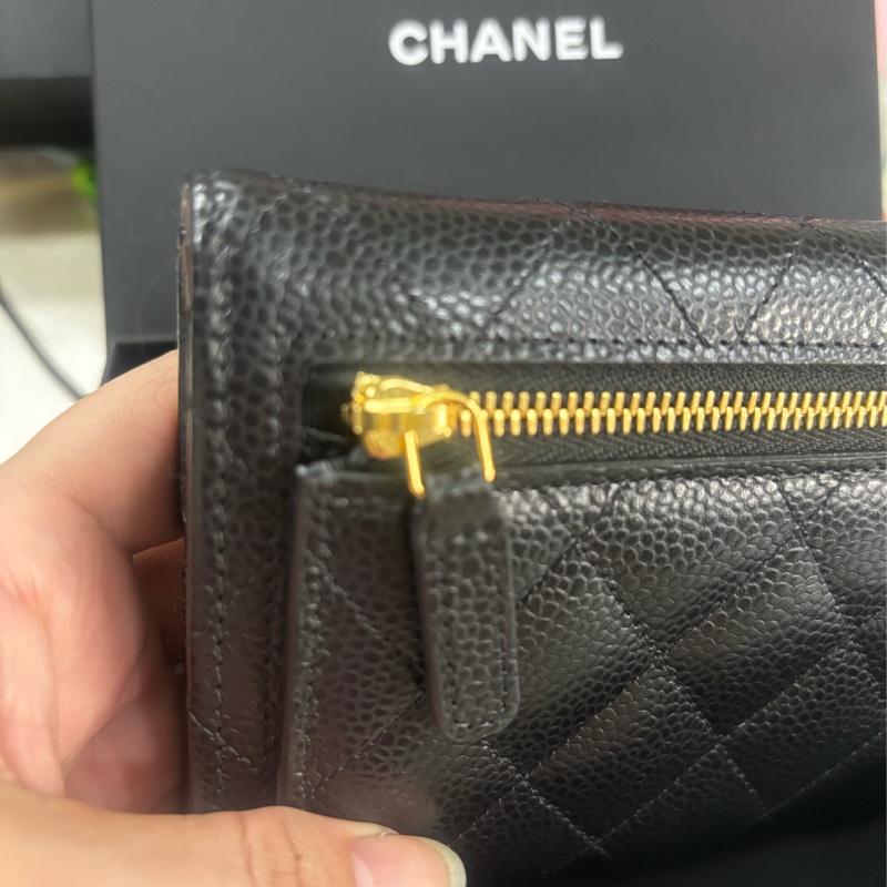 【CHANEL 經典金釦三折短夾 全配】晶片款-12
