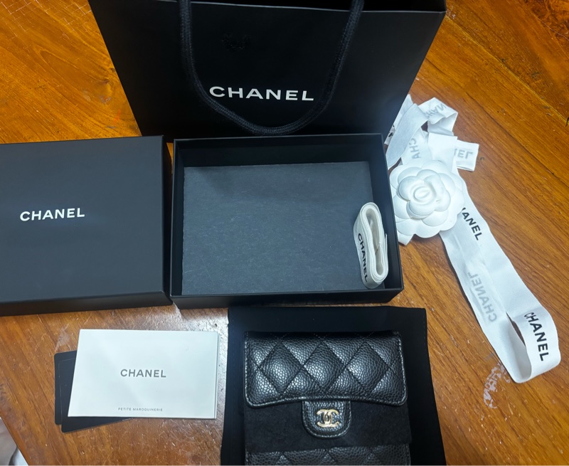 【CHANEL 經典金釦三折短夾 全配】晶片款-13