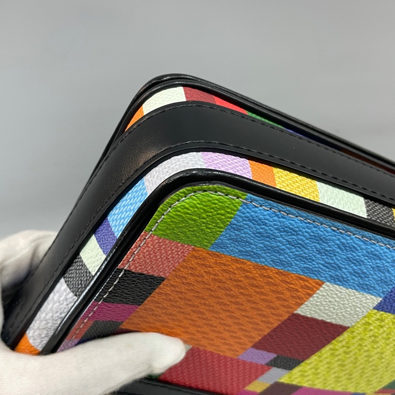 限量款✨Louis Vuitton N50036彩色棋盤格PVC拼牛皮銀釦斜背包 郵差包-6
