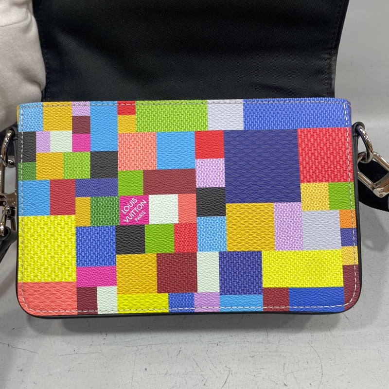 限量款✨Louis Vuitton N50036彩色棋盤格PVC拼牛皮銀釦斜背包 郵差包-17