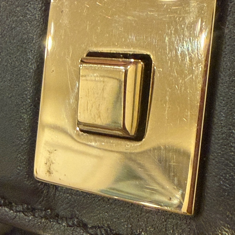 Versace 美杜莎黑色全皮刺繡皮革女王頭扣翻蓋手提包 肩背 兩用包-37