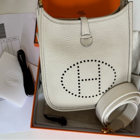 Hermes Mini Evelyn Craie 奶昔白 金扣