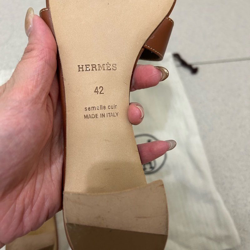 Hermes 經典H涼鞋 、經典棕色(大腳者的福利)-3