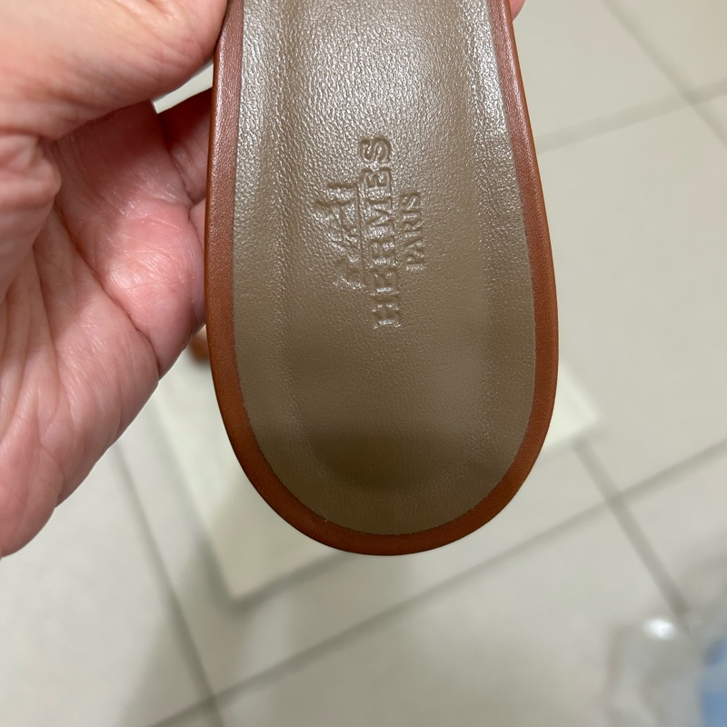 Hermes 經典H涼鞋 、經典棕色(大腳者的福利)-11