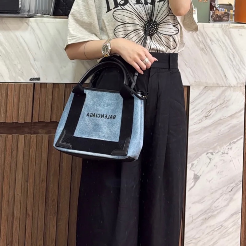 Balenciaga 小號牛仔籃斜背包-10