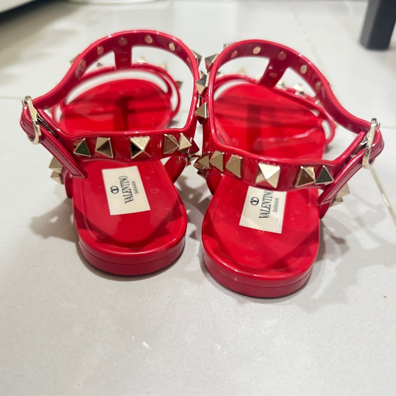 Valentino紅色卯釘橡膠涼鞋 拖鞋 卯釘 夏天標配-6
