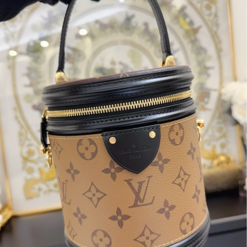 LV ANNES 晶片款 圓筒包 發財包 M43986-0