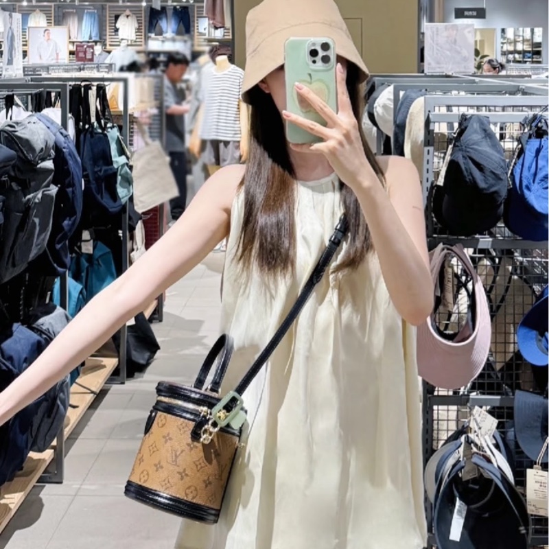 LV ANNES 晶片款 圓筒包 發財包 M43986-1