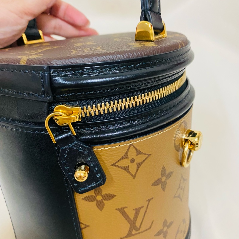 LV ANNES 晶片款 圓筒包 發財包 M43986-17