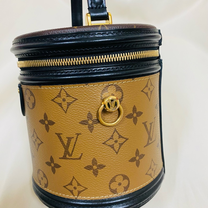 LV ANNES 晶片款 圓筒包 發財包 M43986-18