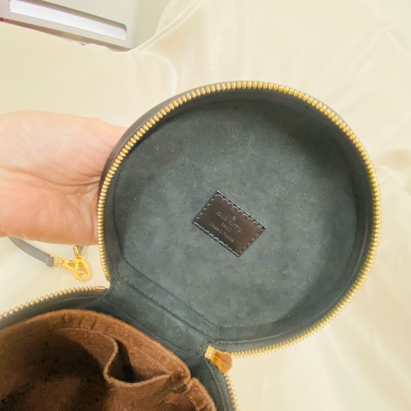 LV ANNES 晶片款 圓筒包 發財包 M43986-28