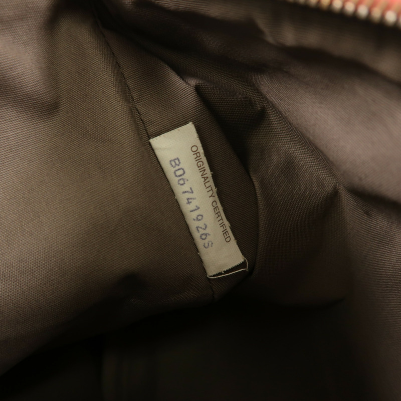 BOTTEGA VENETA 羊皮皮革Pouch金扣手拿包-10