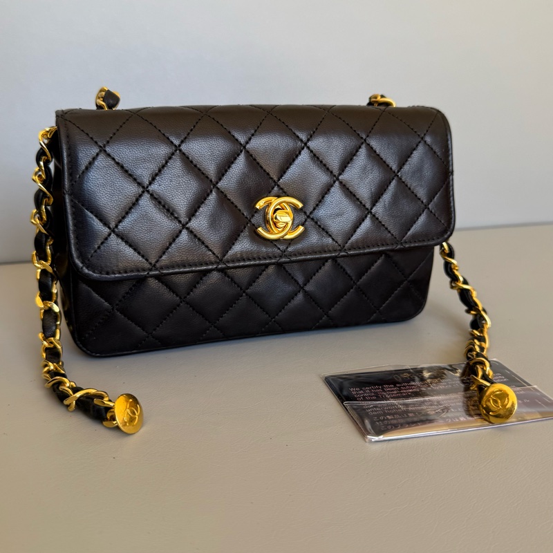 Vintage Chanel classic 19 cm flap bag 中古香奈兒豆豆迷你肩背包-1