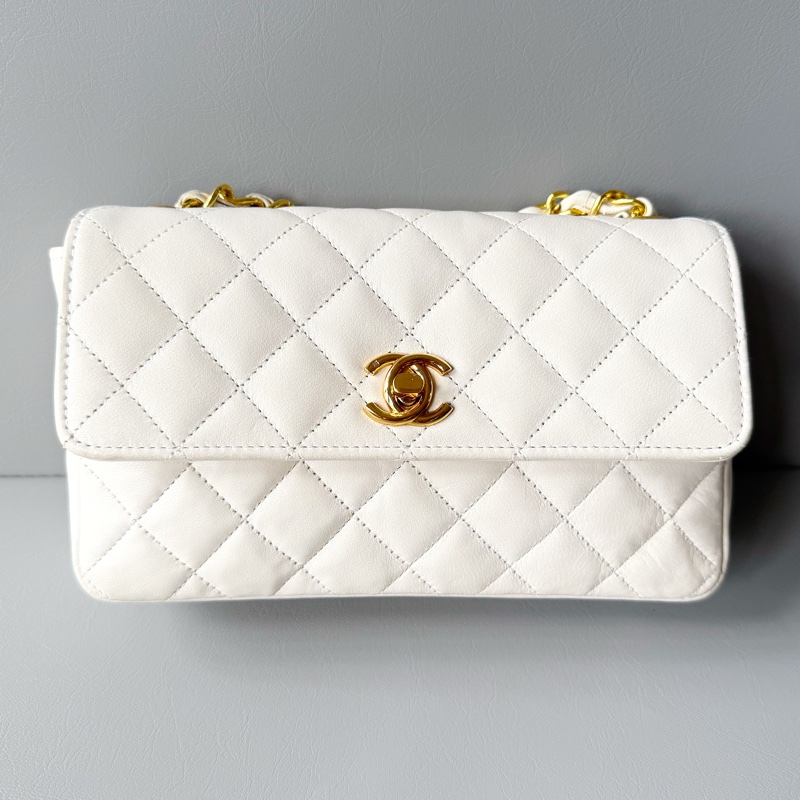 Vintage Chanel classic 19 cm flap bag 中古香奈兒豆豆迷你肩背包-2