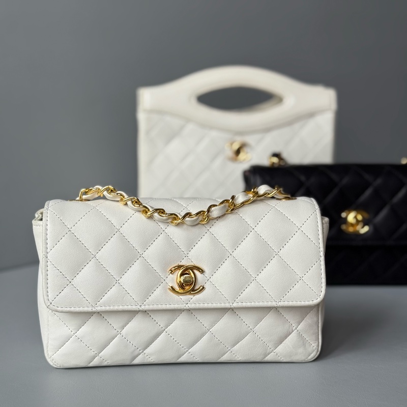 Vintage Chanel classic 19 cm flap bag 中古香奈兒豆豆迷你肩背包-5