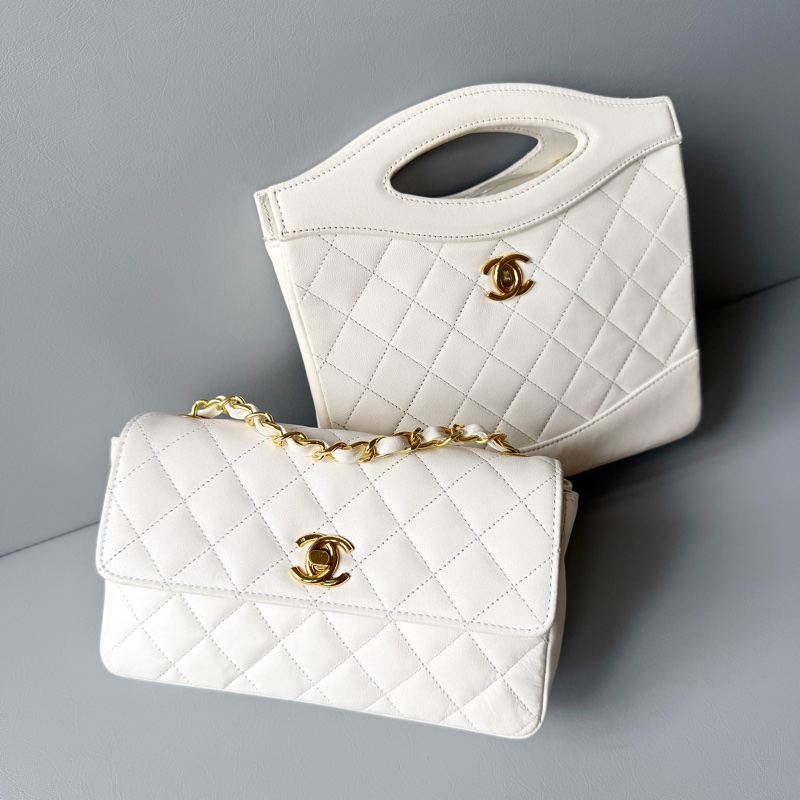 Vintage Chanel classic 19 cm flap bag 中古香奈兒豆豆迷你肩背包-6