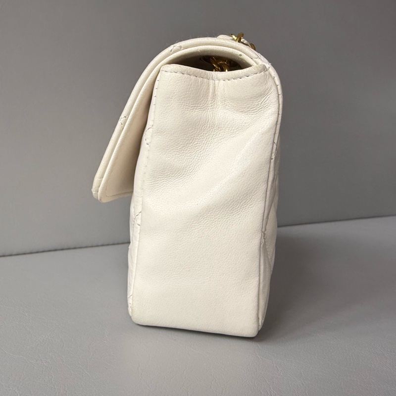 Vintage Chanel classic 19 cm flap bag 中古香奈兒豆豆迷你肩背包-9