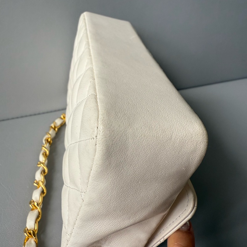 Vintage Chanel classic 19 cm flap bag 中古香奈兒豆豆迷你肩背包-12
