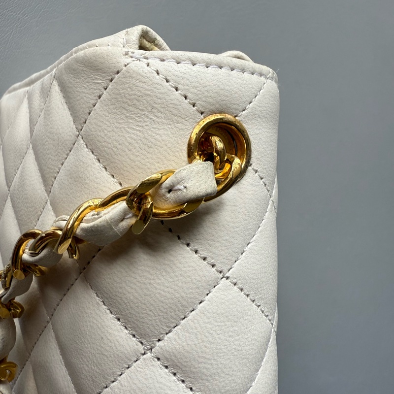 Vintage Chanel classic 19 cm flap bag 中古香奈兒豆豆迷你肩背包-17