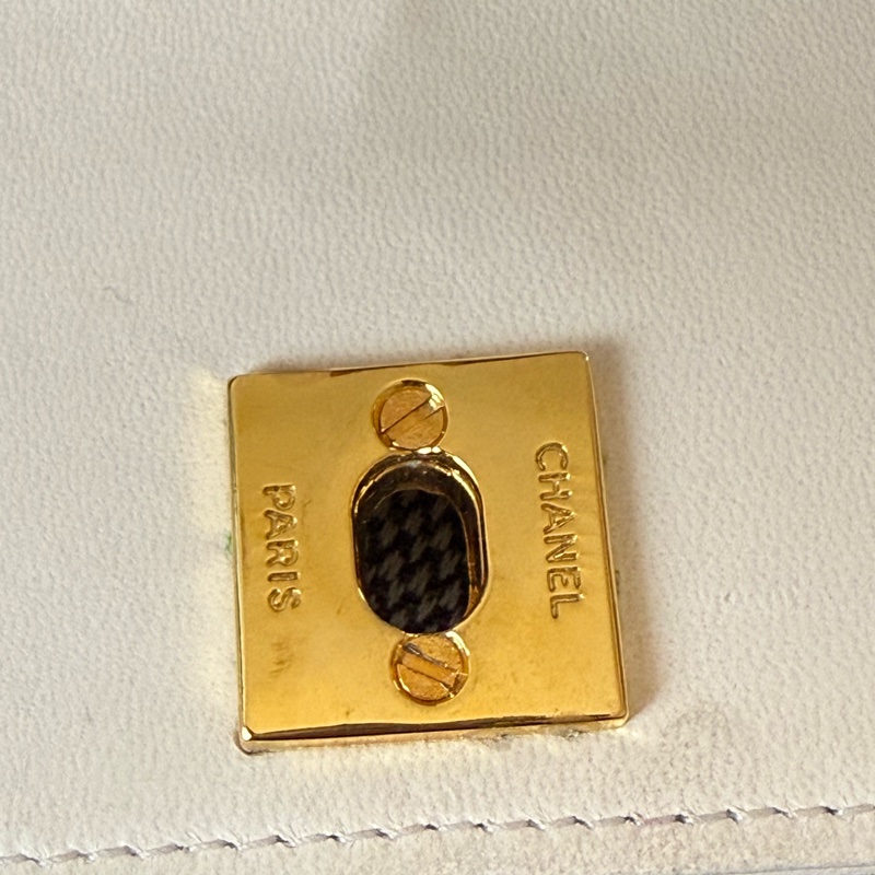 Vintage Chanel classic 19 cm flap bag 中古香奈兒豆豆迷你肩背包-25