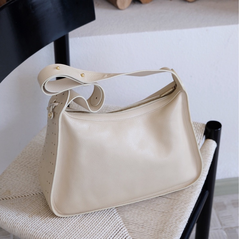 Delvaux 米白D扣牛皮單肩包🤍-5