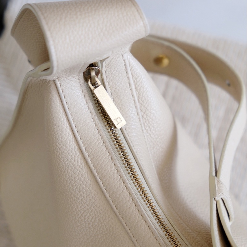 Delvaux 米白D扣牛皮單肩包🤍-9