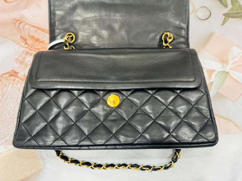 Chanel 香奈兒 老香 Vintage 巴黎限定鴛鴦釦CF金鍊包-17
