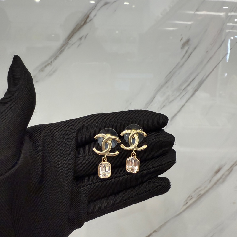 Chanel淡金8角方鑽垂墜耳環-5