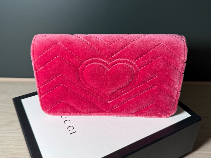 GUCCI GG MARMONT Limited Edition 桃紅 水晶愛心刺繡 迷你鍊帶包-1