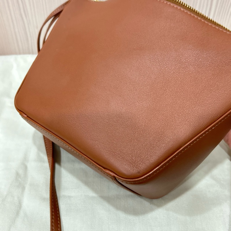 LOEWE 迷你 Hammock Hobo 經典小牛皮包 焦糖色-11